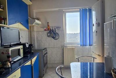 Apartament cu 3 camere decomandat în Olteniței - 9