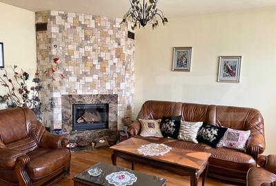 Vila cu Teren Generos si Livada La Sos. Principala Targovi? - 16