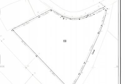 Teren de 4830 mp, în Central - 1