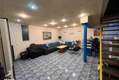 Casă cu 7 camere cu Canalizare în Vitan - 2