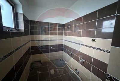 Casă cu 4 camere cu Teren 1154 Mp în Răchitosu - 8