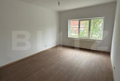 Birou, de 61 mp, în Central - 2