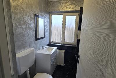 Apartament cu 3 camere decomandat în Central - 1