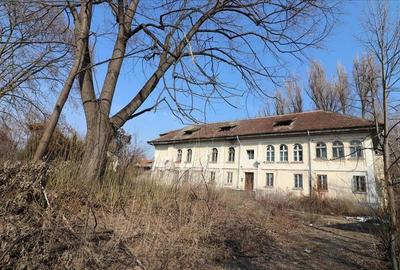 Casă individuală cu 14 camere cu Canalizare în Tătărași - 4