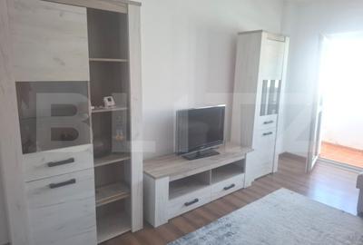 Apartament cu 3 camere decomandat, mobilat în Micro 11