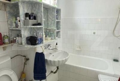 Apartament cu 3 camere decomandat în Micro 16