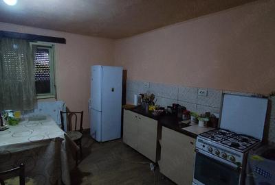 Casă cu 5 camere cu Teren 2200 Mp în Coșdeni - 4