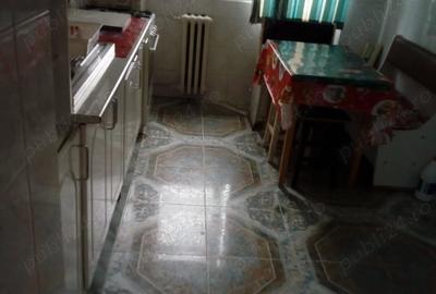 Garsonieră decomandată în Rahova