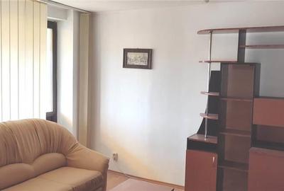 Apartament cu 3 camere decomandat în Crihala