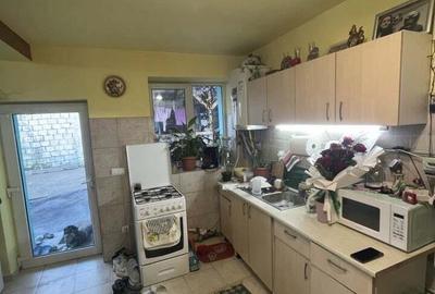 Casă cu 3 camere cu Teren 658 Mp în Central