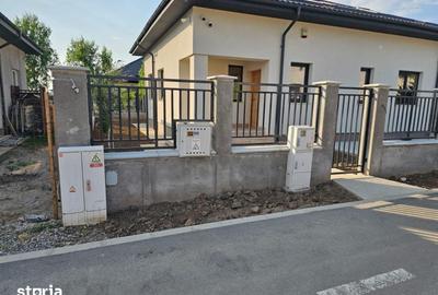 Casă cu 5 camere cu Canalizare în Central - 12