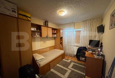Apartament de 3 camere, decomandat, cartierul 1 Mai - 2