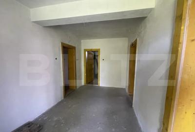 Casă cu 7 camere cu Teren 1088 Mp în Botiz - 11