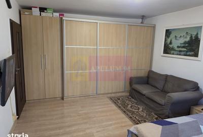 Garsonieră decomandată în Decebal - 2