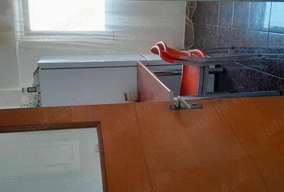 Ofer spre inchiriere o camera - 1