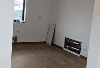 Casă cu 4 camere în Central - 3