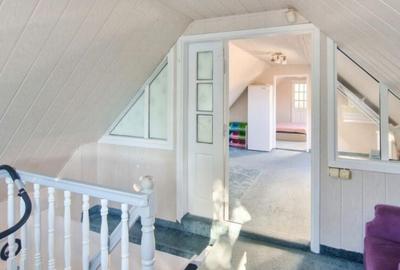 Casa cu 4 camere, terasa acoperita, curte de 700 mp, zona - 4