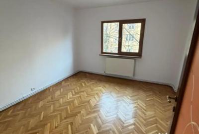 Apartament cu 3 camere decomandat în 1 Mai - 11