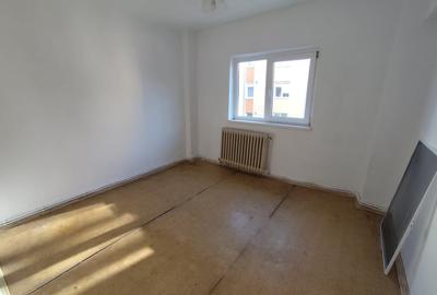 Apartament cu 3 camere decomandat în Aiud - 2