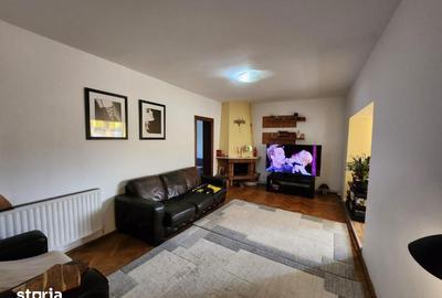 Apartament cu 4 camere în Cetate