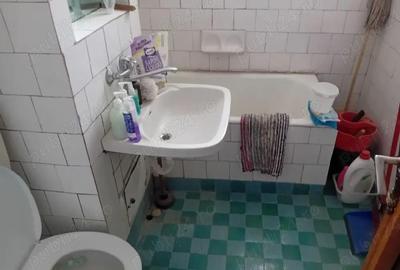 Apartament cu 2 camere decomandat în Precista