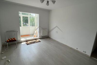 Apartament cu 3 camere semidecomandat în Podu Roș - 6