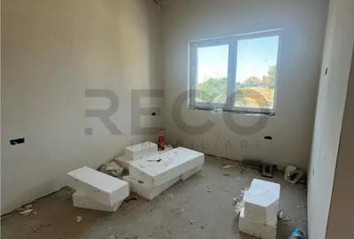 Casă cu 4 camere cu Teren 500 Mp în Sânmartin - 10