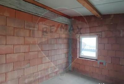 Casă cu 5 camere cu Teren 500 Mp în Oșorhei - 6