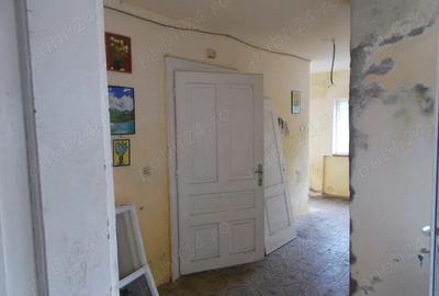 Casă cu 3 camere în Ghirodei - 11