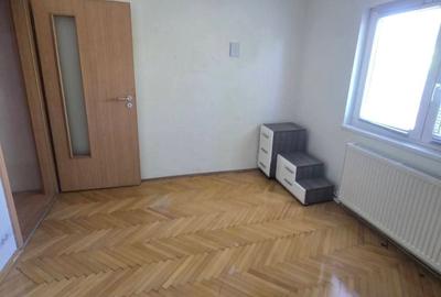 Apartament cu 3 camere semidecomandat în Complex Studențesc - 3
