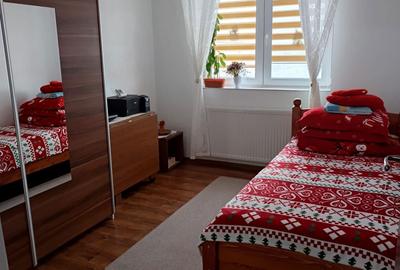 Apartament cu 4 camere decomandat în Central - 1