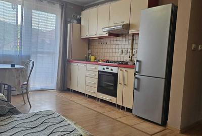 Apartament cu 3 camere semidecomandat în Florești - 1