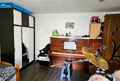 Casa la pret de apartament si teren 2358 mp, com .Girov - 9