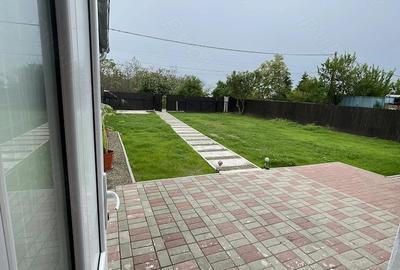 Casă cu 2 camere cu Teren 370 Mp în Păun