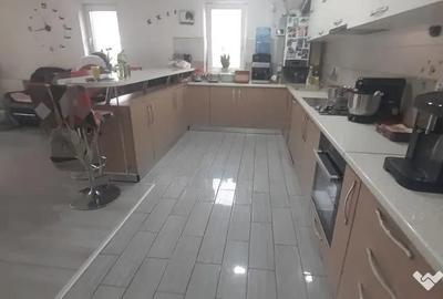 Apartament cu 4 camere decomandat în Central - 6