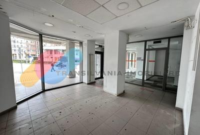 Spațiu comercial, de 110 mp, în Central - 3