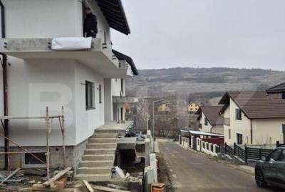 Casă cu 4 camere cu Teren 325 Mp în Sâncraiu de Mureș