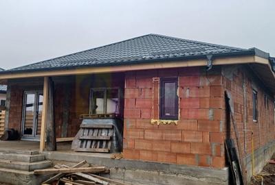 Casă cu 4 camere cu Teren 478 Mp în Central