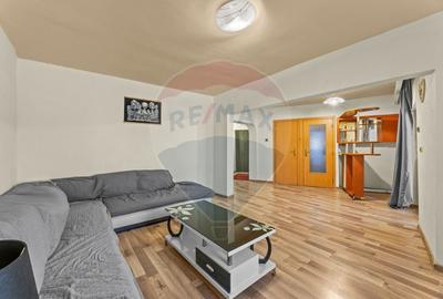 Apartament cu 4 camere decomandat, mobilat în Intim - 3