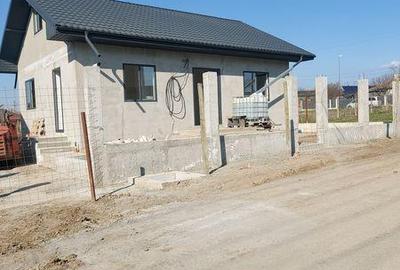 Casă cu 4 camere cu Teren 160 Mp în Central - 4