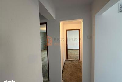 Apartament cu 3 camere decomandat în Crâng