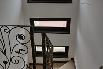 Casă cu 4 camere cu Teren 333 Mp în Central - 4