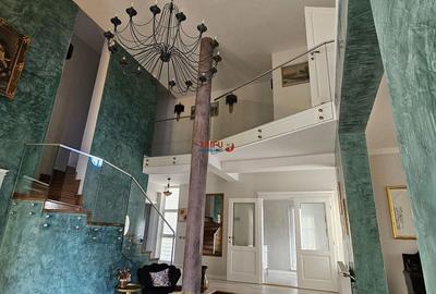 Casă cu 4 camere în Cetate