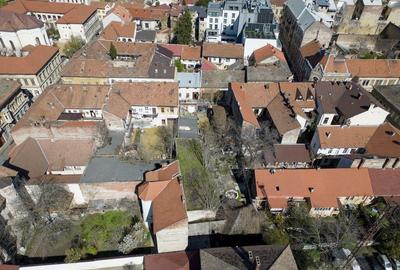 Teren de 1213 mp, în Central - 1