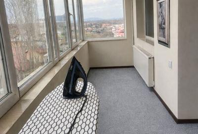 Apartament cu 4 camere în Central - 1