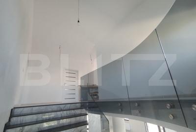 Casă cu 7 camere cu Teren 489 Mp în Central