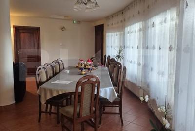 Casa de vanzare in Corunca, ideala pentru 2 familii sau pensiune - 9