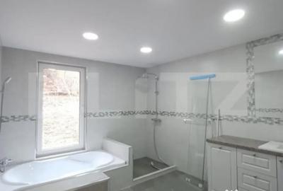 Casă cu 5 camere cu Teren 1590 Mp în Luna - 9