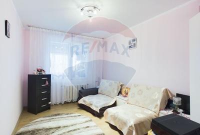 Apartament cu 4 camere semidecomandat în Rahova - 1