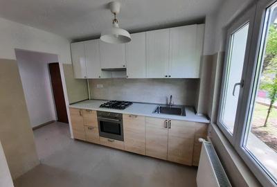 Apartament cu 3 camere semidecomandat în Tineretului - 8